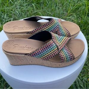 Skechers Wedges Womens 7 Beverlee Delighted Sandals Multicolor 38554 Geometric